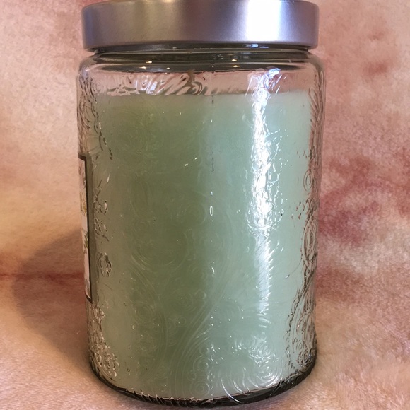 Susan Jacobs Scented Camellia Joy Home Decorative Candle XL 21oz NWT Textured - Picture 7 of 16